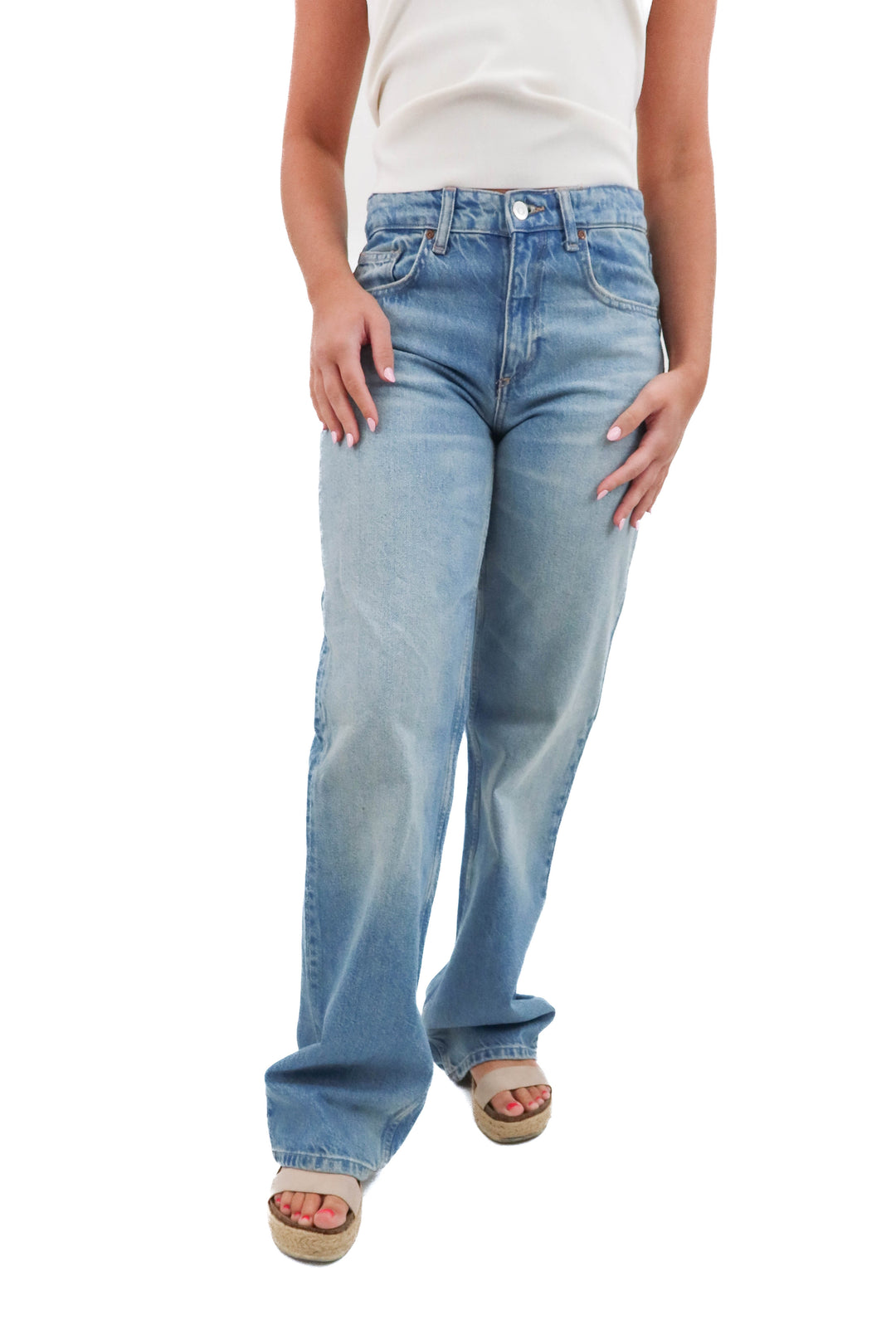 zara wide leg light wash jeans (2; retail $50)