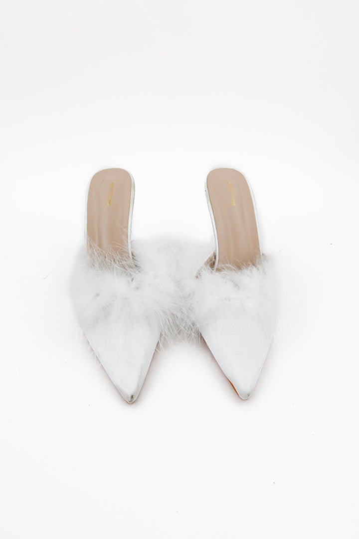 Pretty little thing white feather heels (5; retail $50)