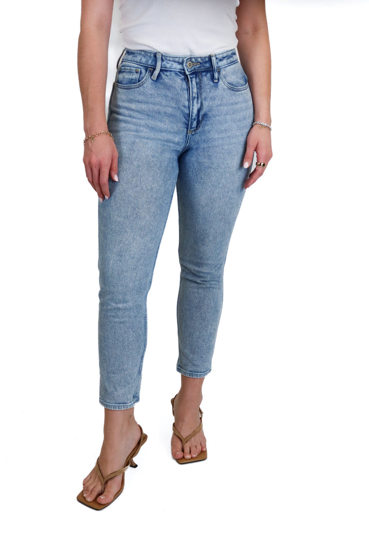 hollister curvy high-rise mom jean (0)