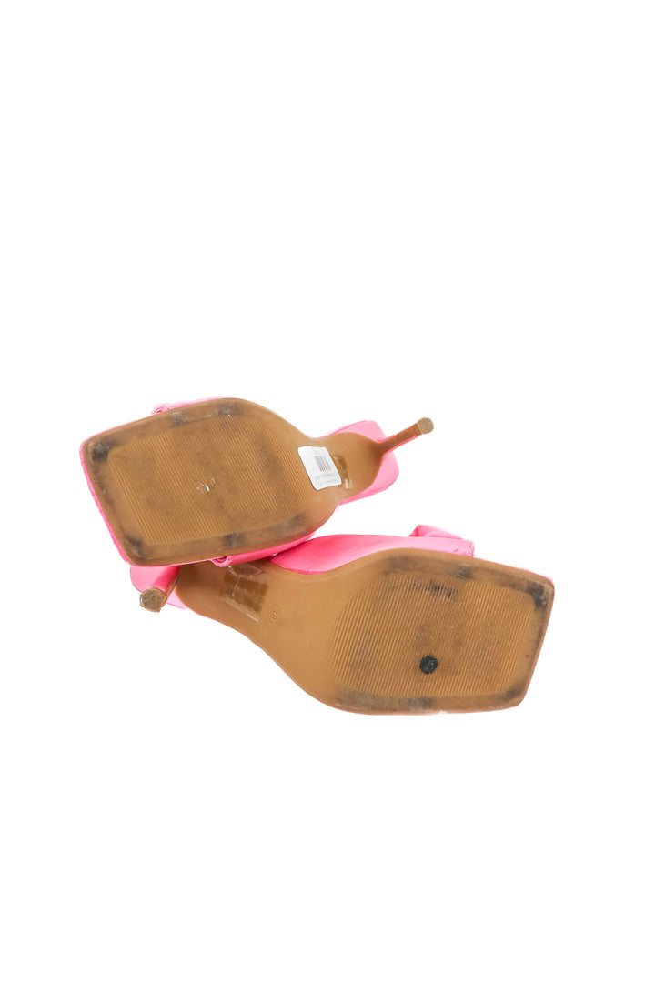 Stephan Paris pink flower heels (38; retail $50)