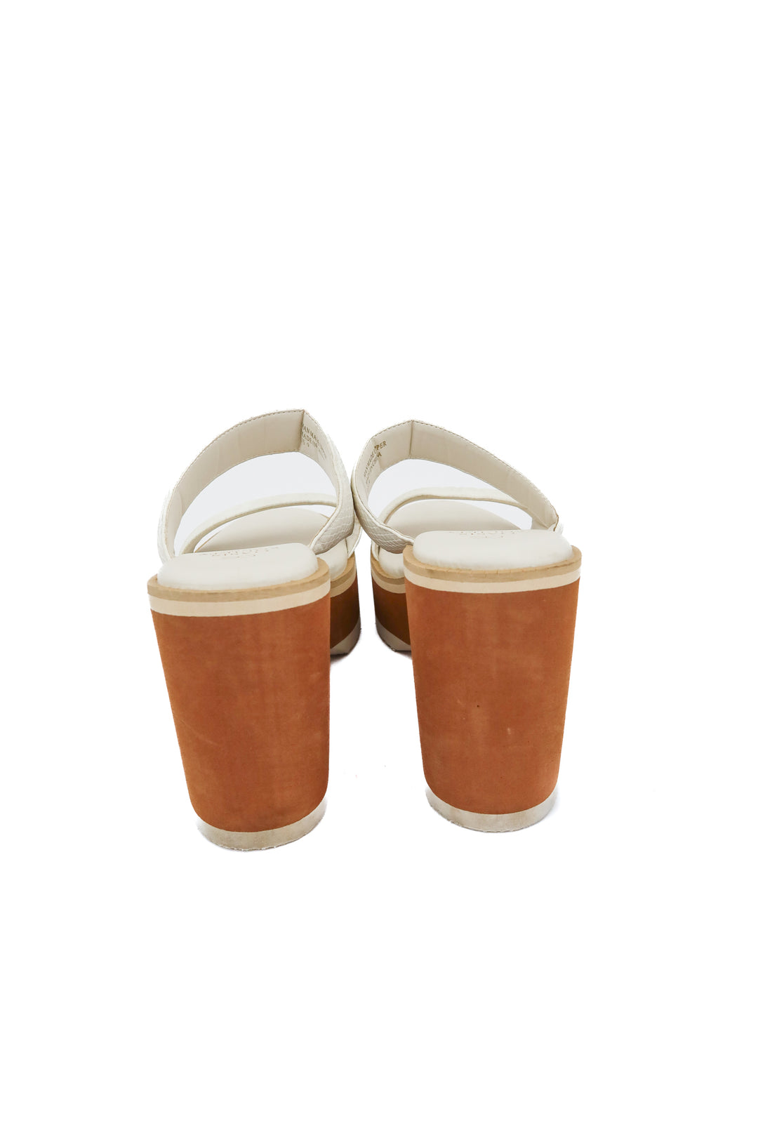 Oasis Society white platform sandals (9; retail $60)