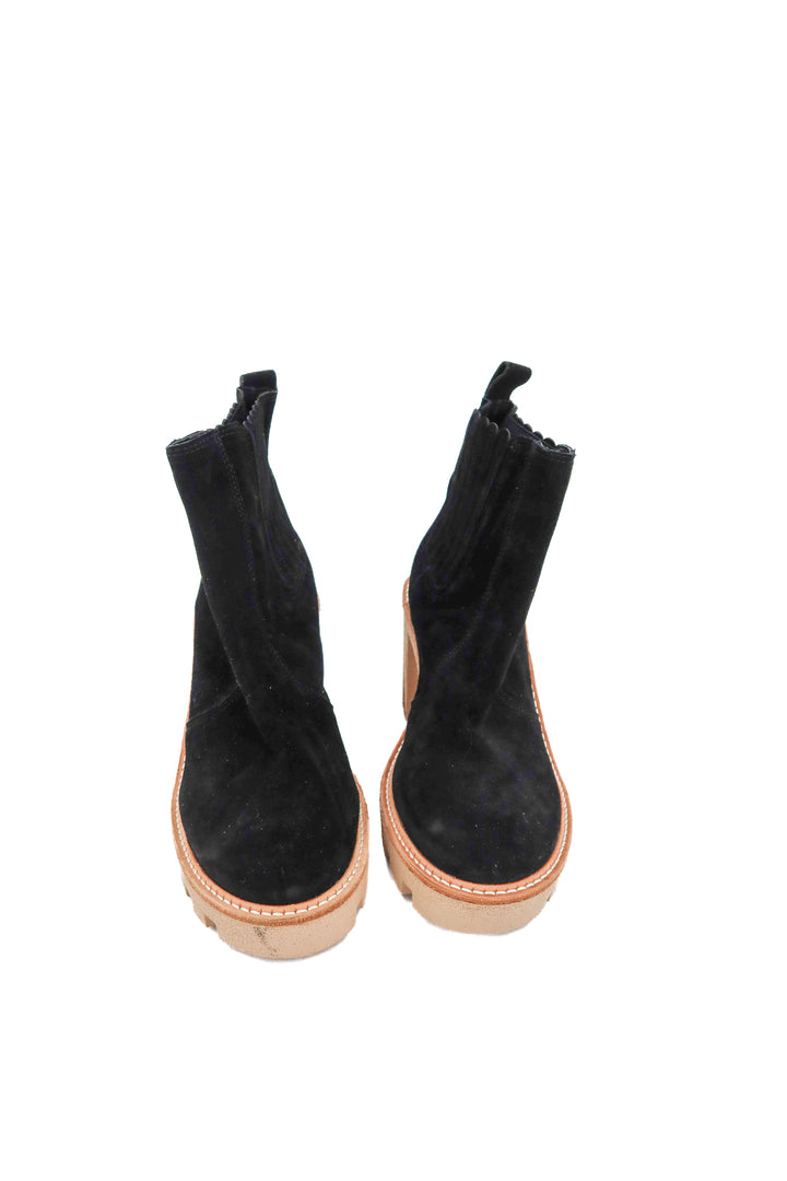 Gianni Bini black suede boots (9.5)