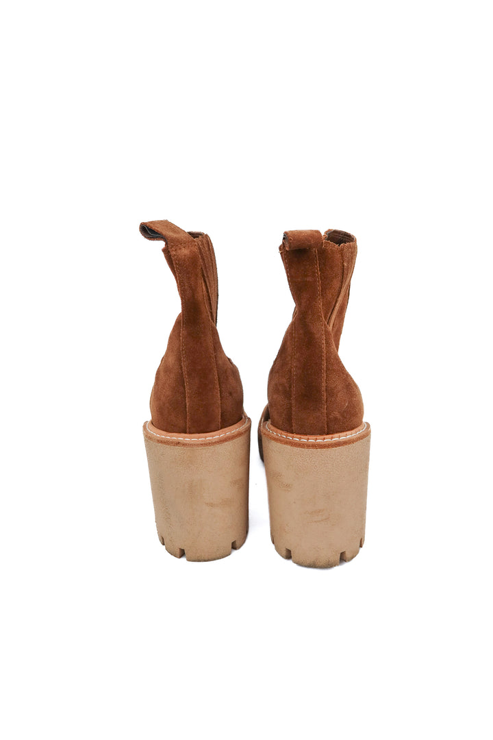 Gianni Bini Suede boots (9.5)