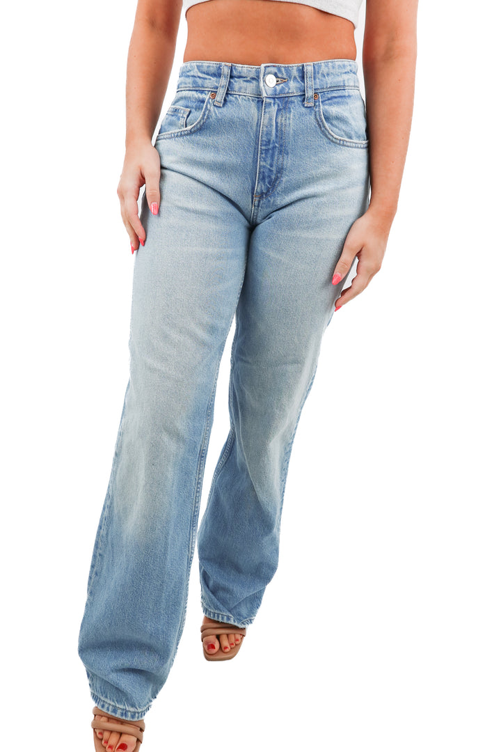 zara light wash straight leg jeans (2; retail $69.90)