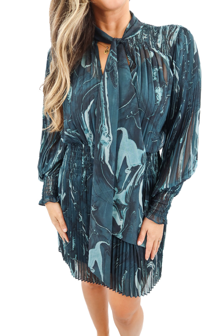banana republic blue marble plisse dress (xs; retail $150)