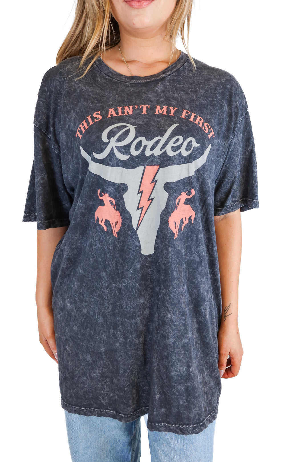 trendy & tipsy 'this ain't my first rodeo' long tee (xl)