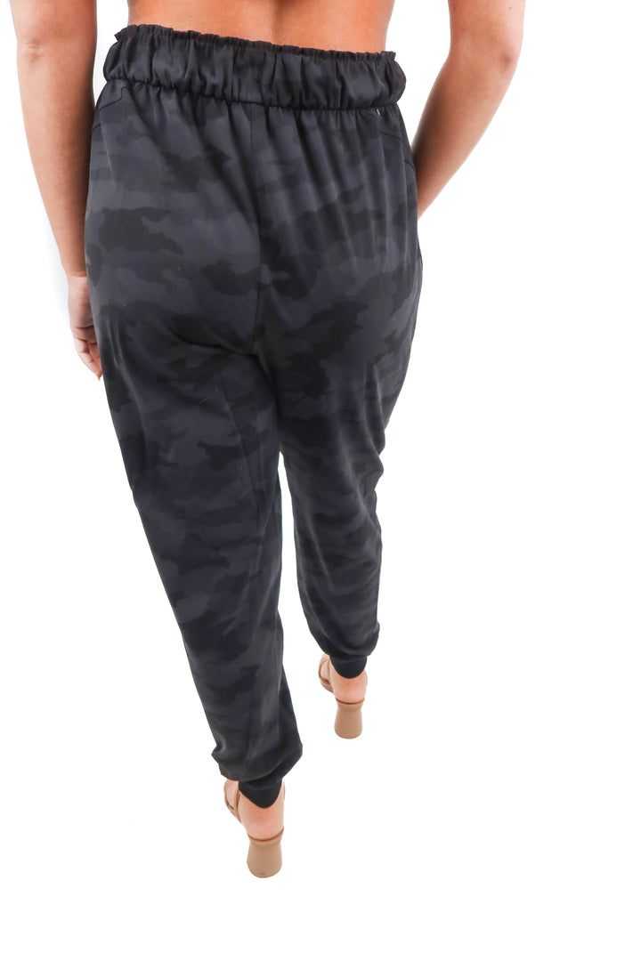 lululemon camo joggers (8; retail $128)