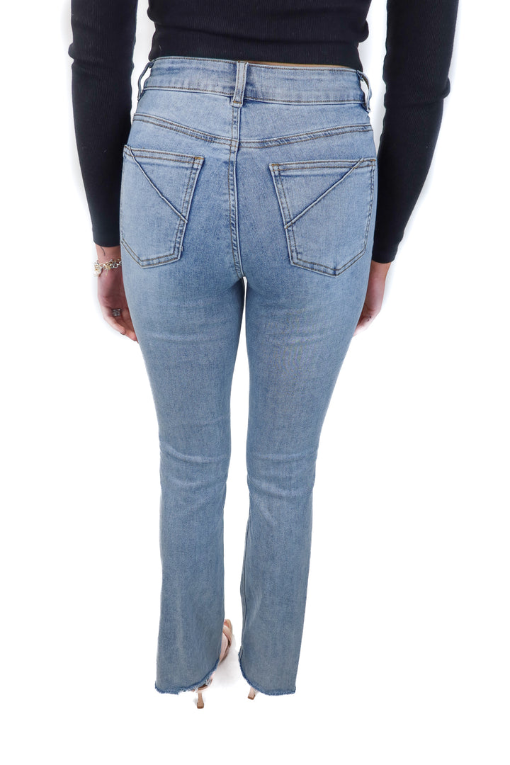 kittenish light wash split hem jeans (26)