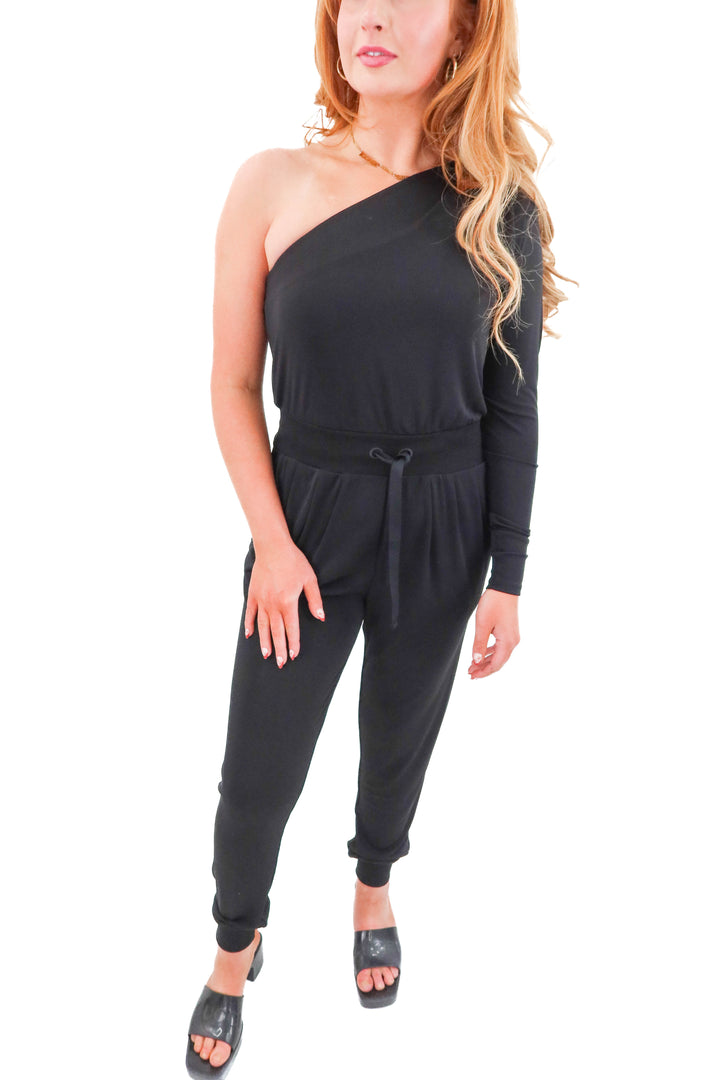cinq a sept black one shoulder jumpsuit (xs; retail $394)