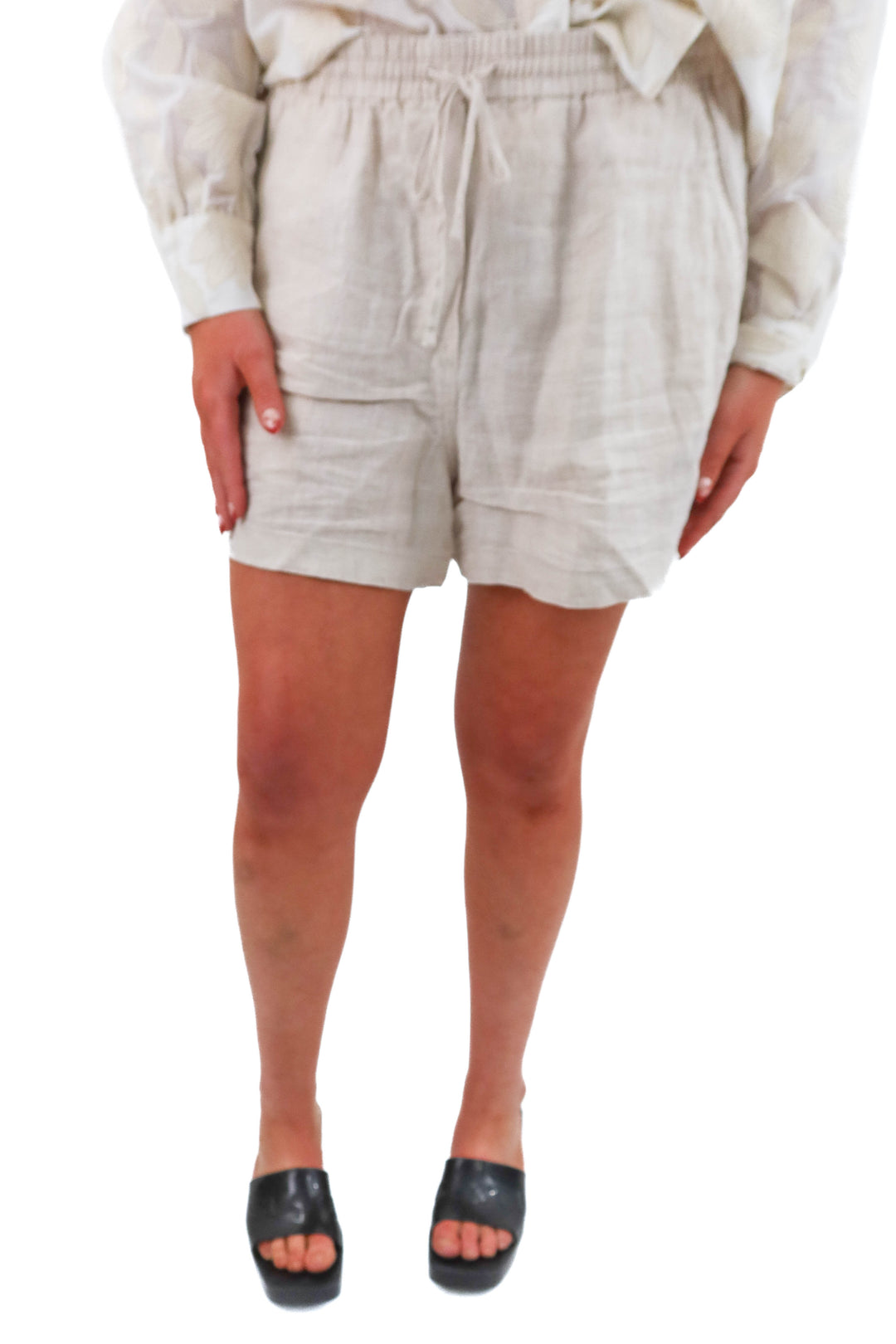banana republic oatmeal linen short (l; retail $60)