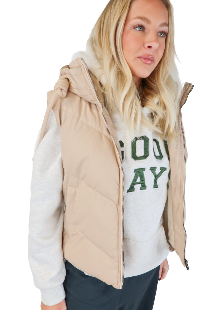 TCEC tan puffer vest (s)