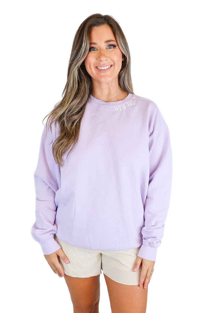 comfort colors lilac mom crewneck (L)