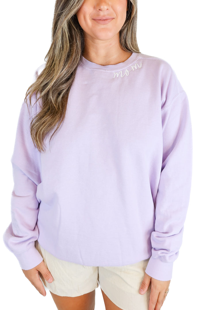 comfort colors lilac mom crewneck (L)