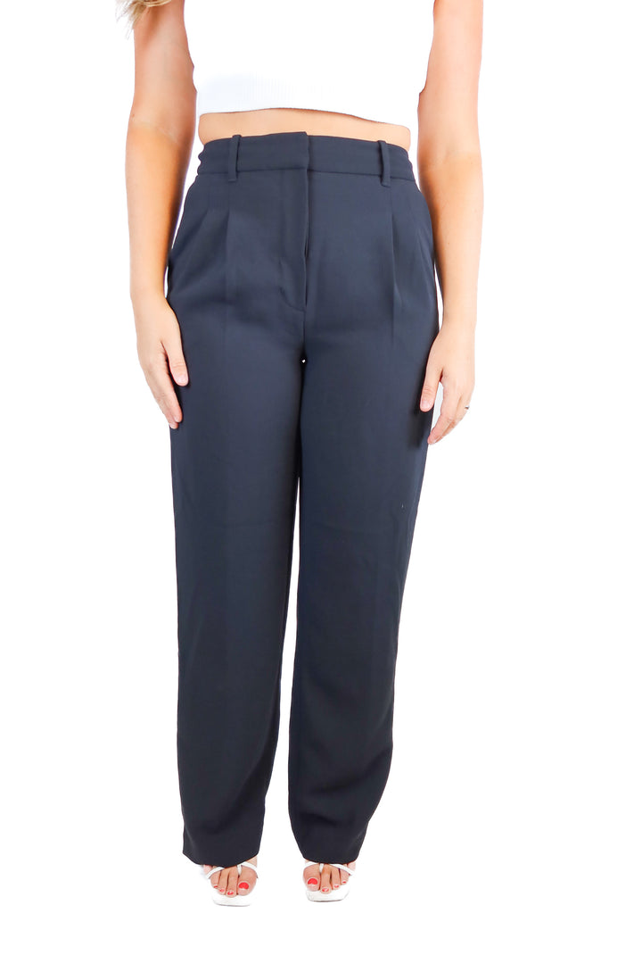 wilfred the effortless pant in black (6)
