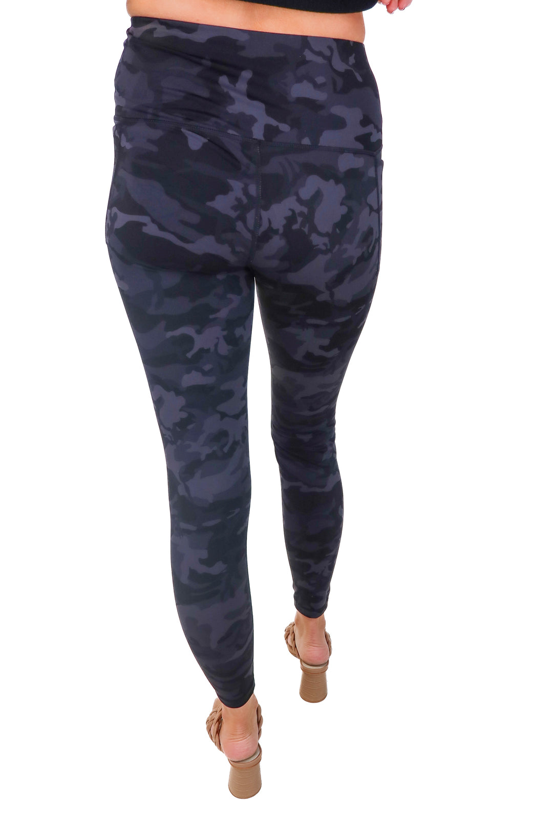 the gym people camo leggings NWT (s)