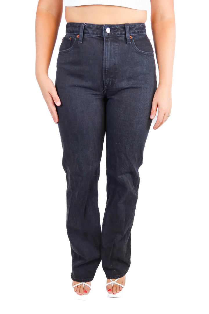 abercrombie black 90's relaxed high rise curve love jeans (27/4L; retail $90)