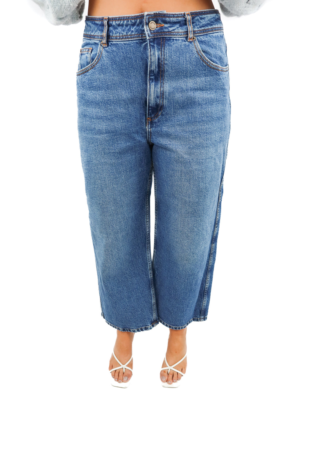 sezane medium wash wide leg jeans (42)