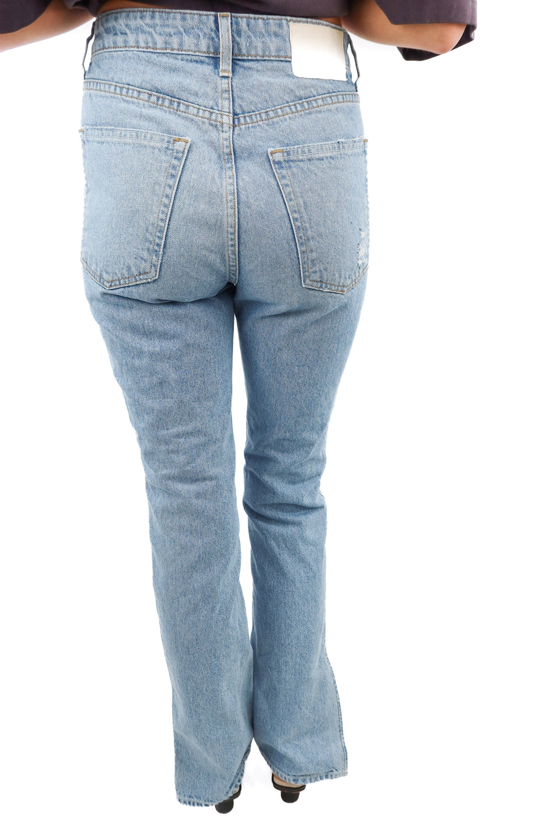 grlfrnd the harlow light wash high rise boot w/ slit (26; retail $217)