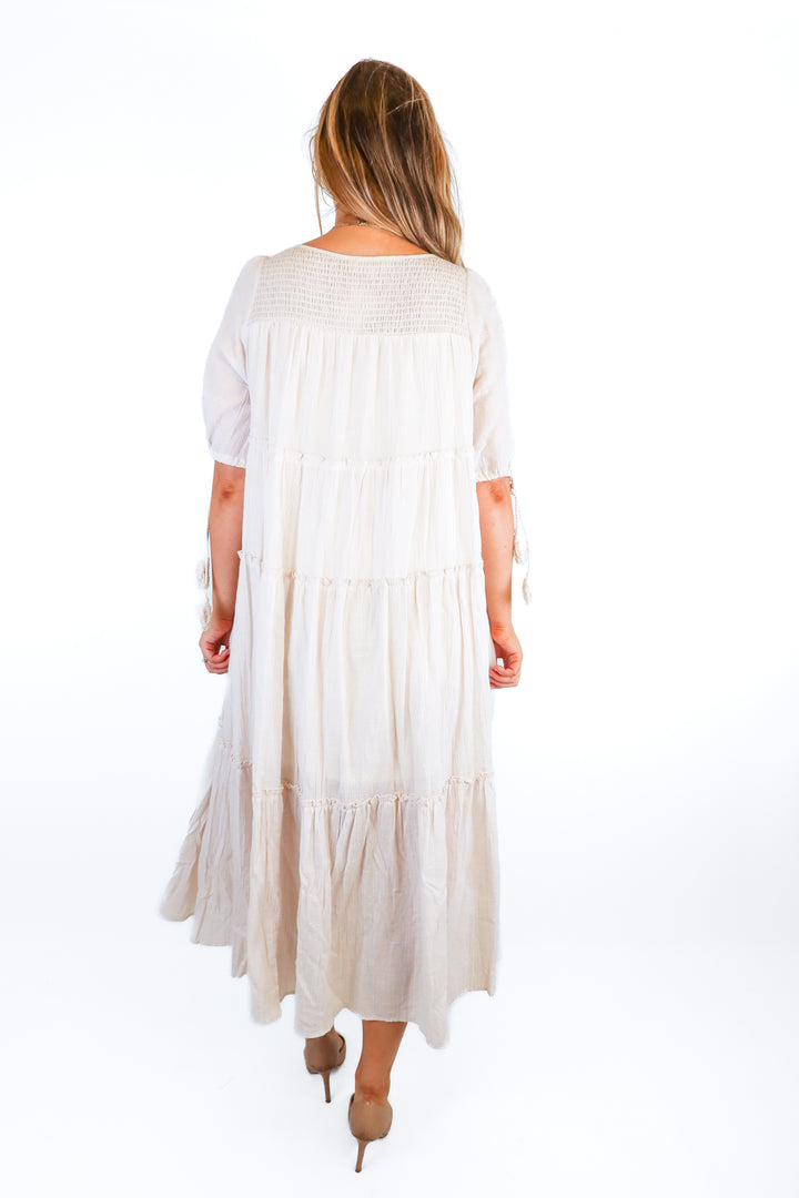 listicle beige tiered maxi dress (m)