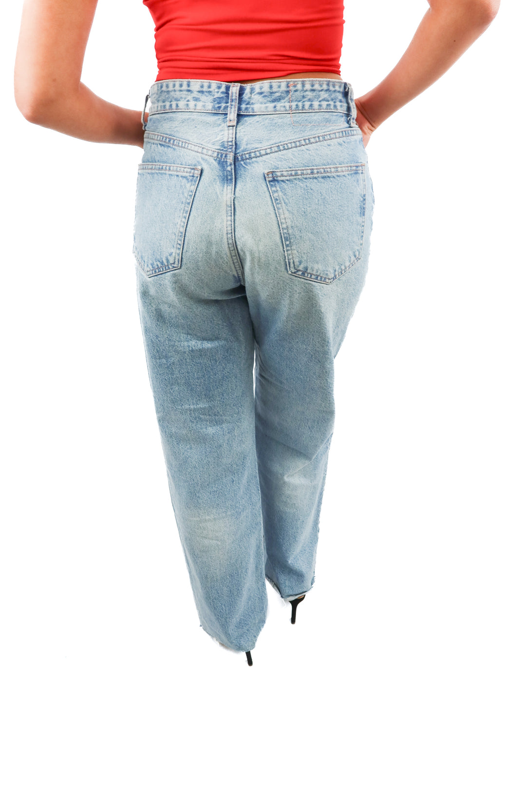 zara lightwash straight leg raw hem jeans (8)