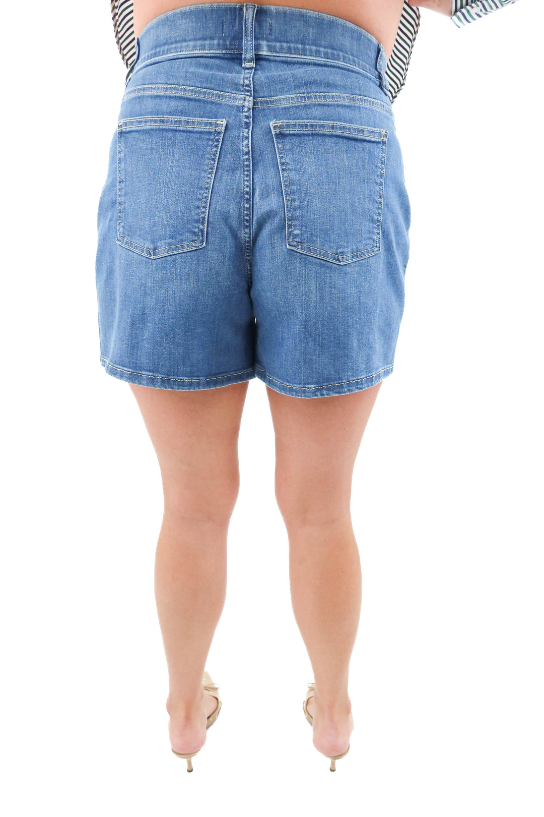 spanx vintage indigo 5"  denim shorts nwt (l)