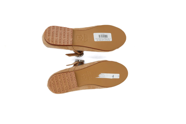 Mystique nude flats (8; retail $160)