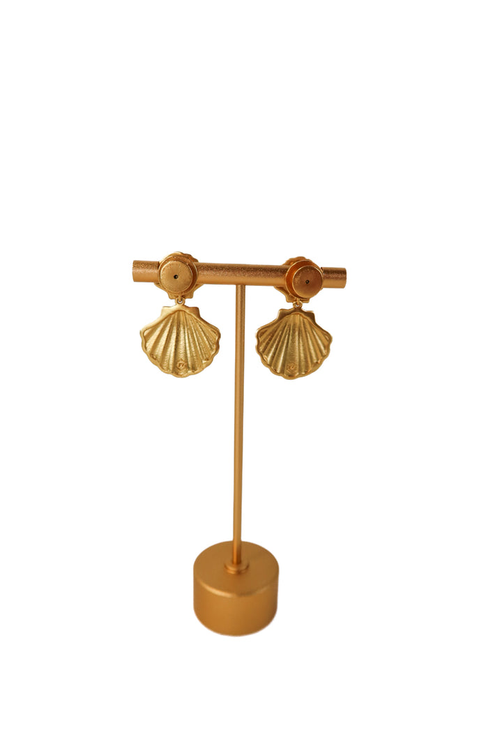 julie vos gold seashell earrings (retail $85)