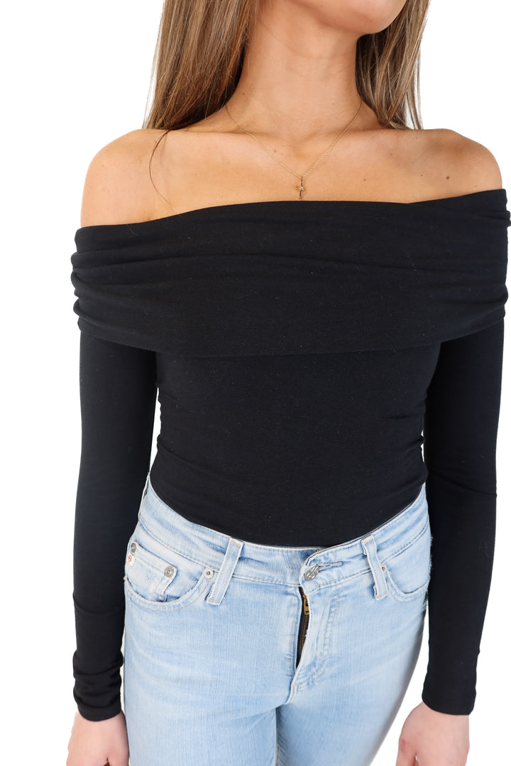 abercrombie & fitch black off the shoulder top (xs)