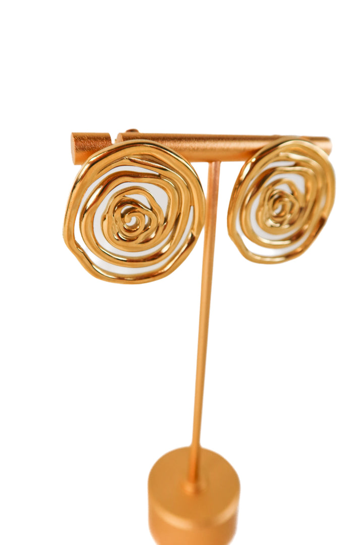 colkiow gold swirl earrings NWT