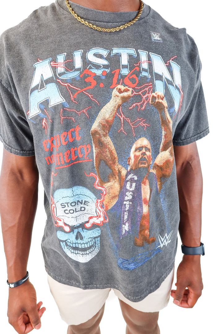 W legends one of a kind austin graphic tshirt NWT (xl)
