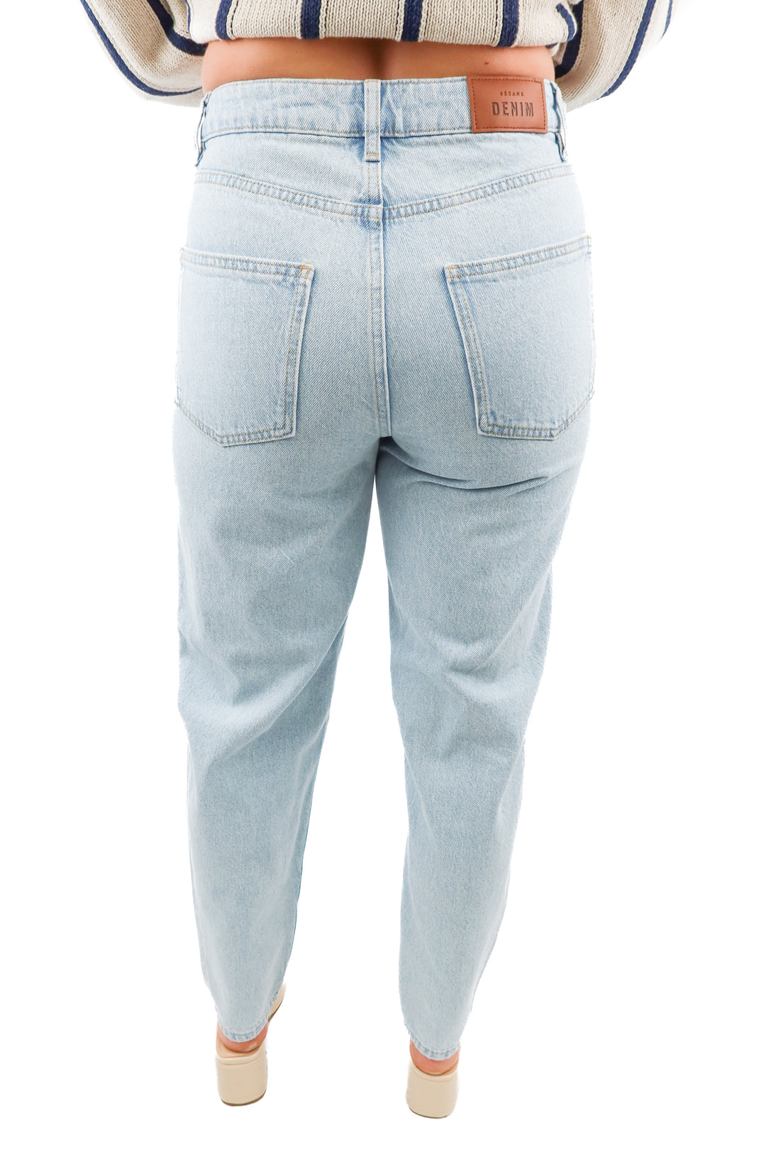 sezane light wash jeans NWT (6; retail $160)