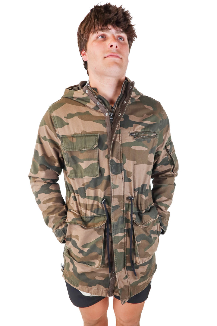 divided mens camo jacket (m)