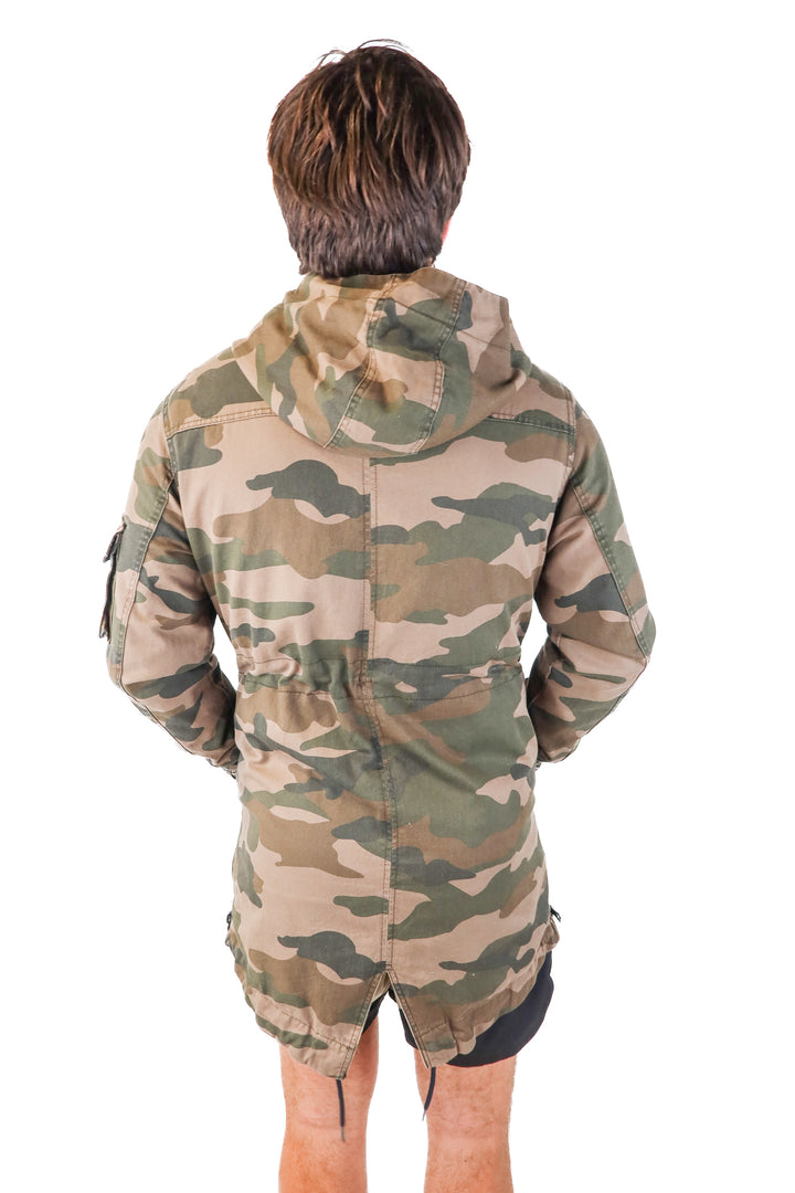 divided mens camo jacket (m)