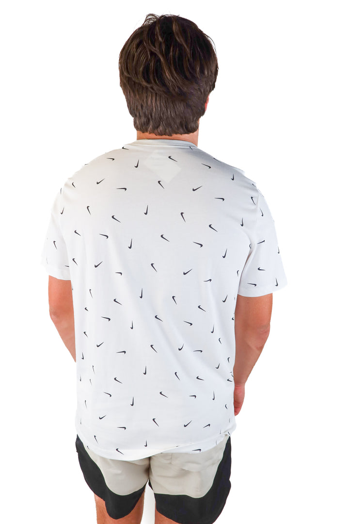 SOLD nike logo graphic tee (xl)