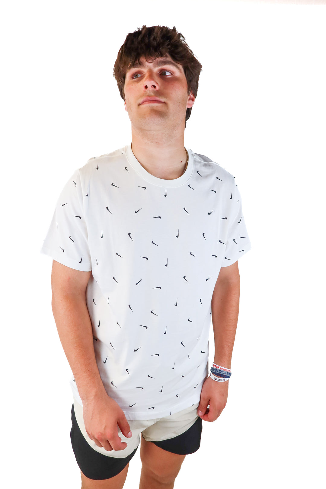 SOLD nike logo graphic tee (xl)