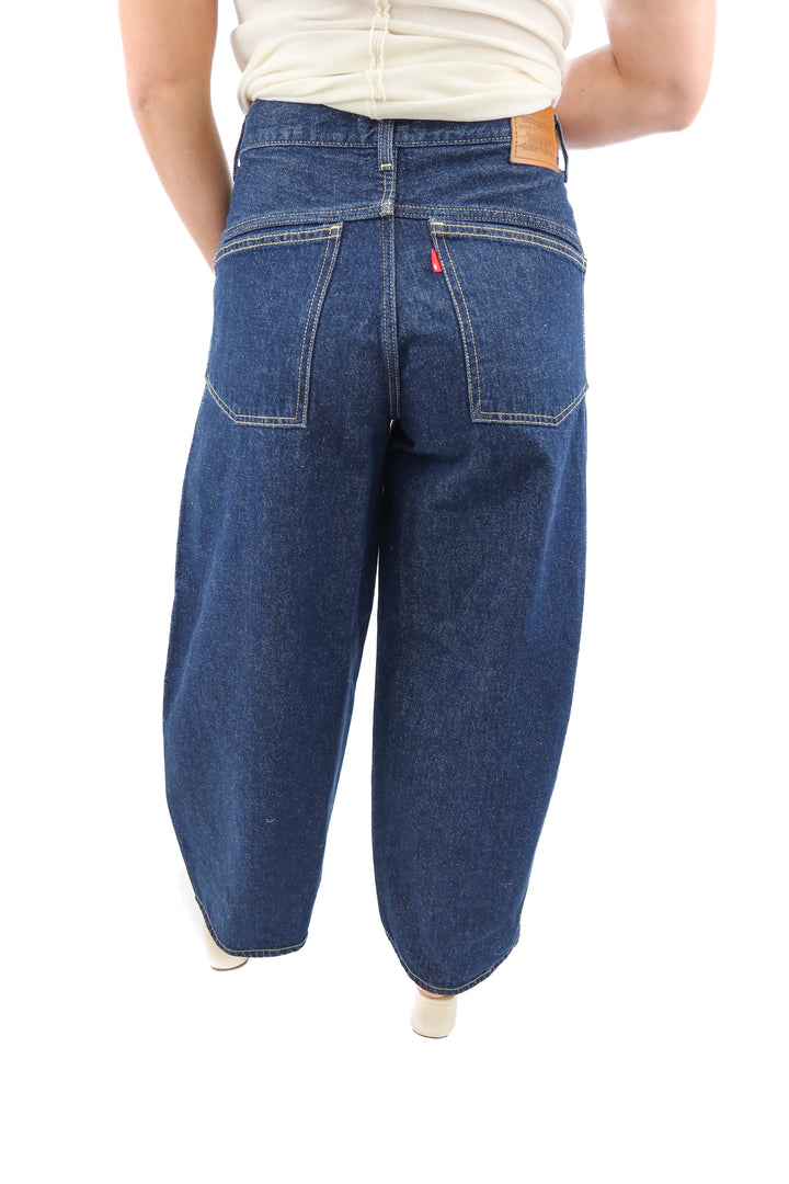 Levis super baggy dark wash barrel jeans (27)