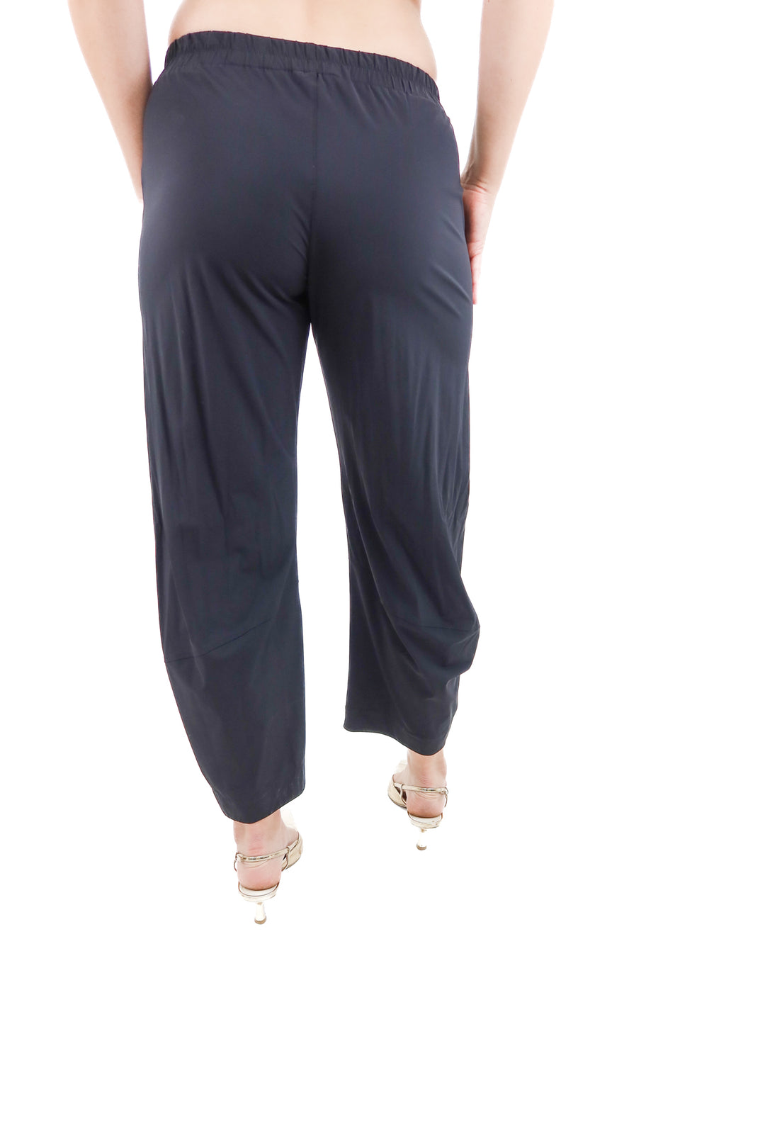 ruti black straight leg pant (6; retail $249)