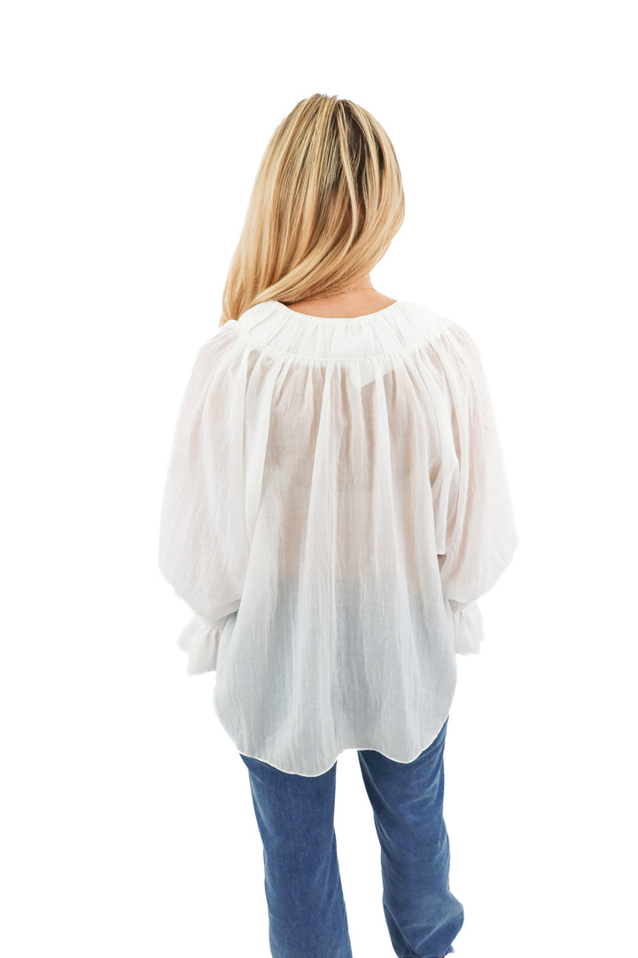 rosewater house white long sleeve blouse with floral applique center (S/M)