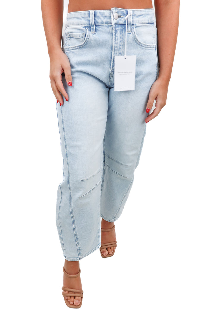 Vici lightwash high rise barrel jeans NWT (26)