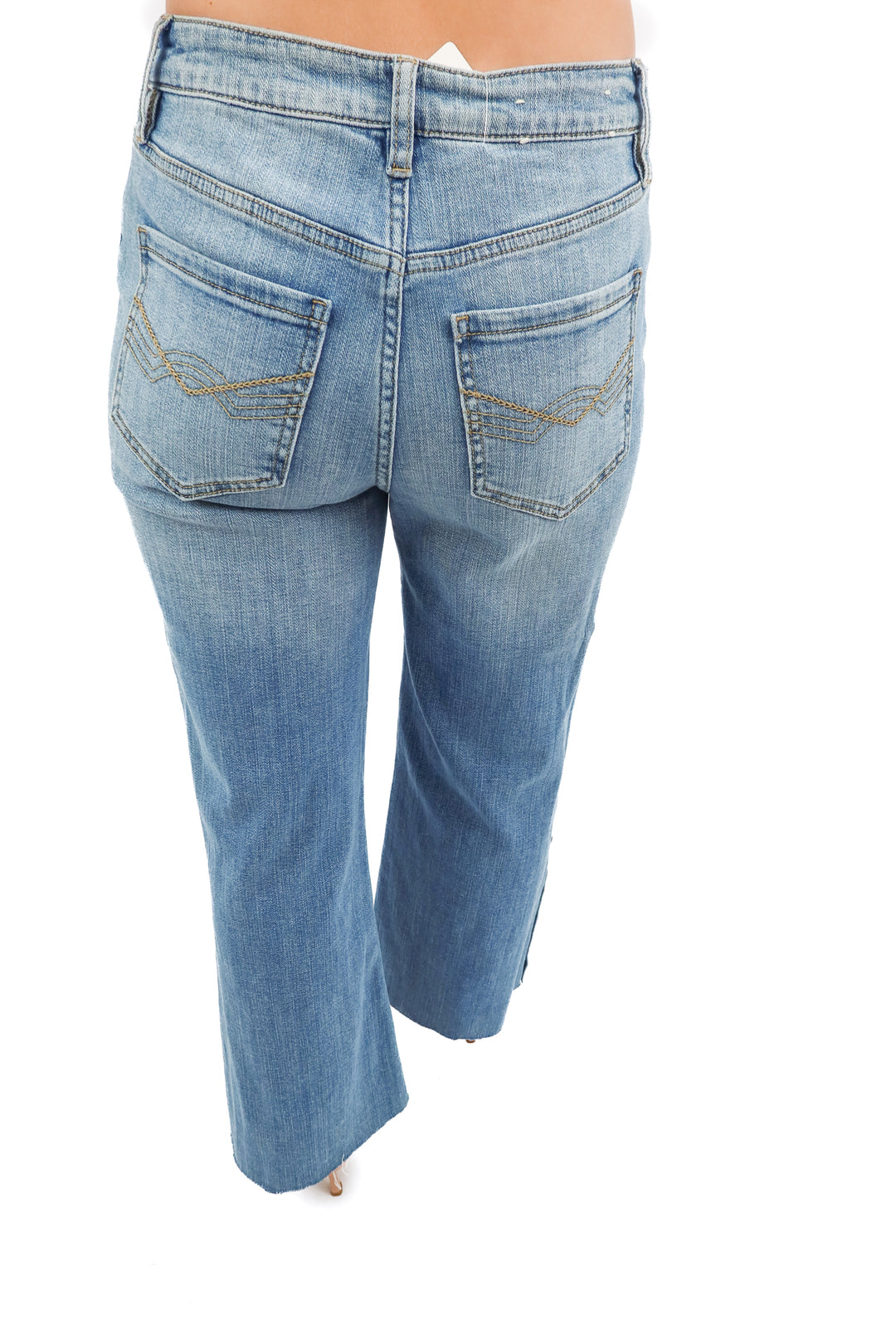 idyllwind lightwash bell bottom button jeans (6)