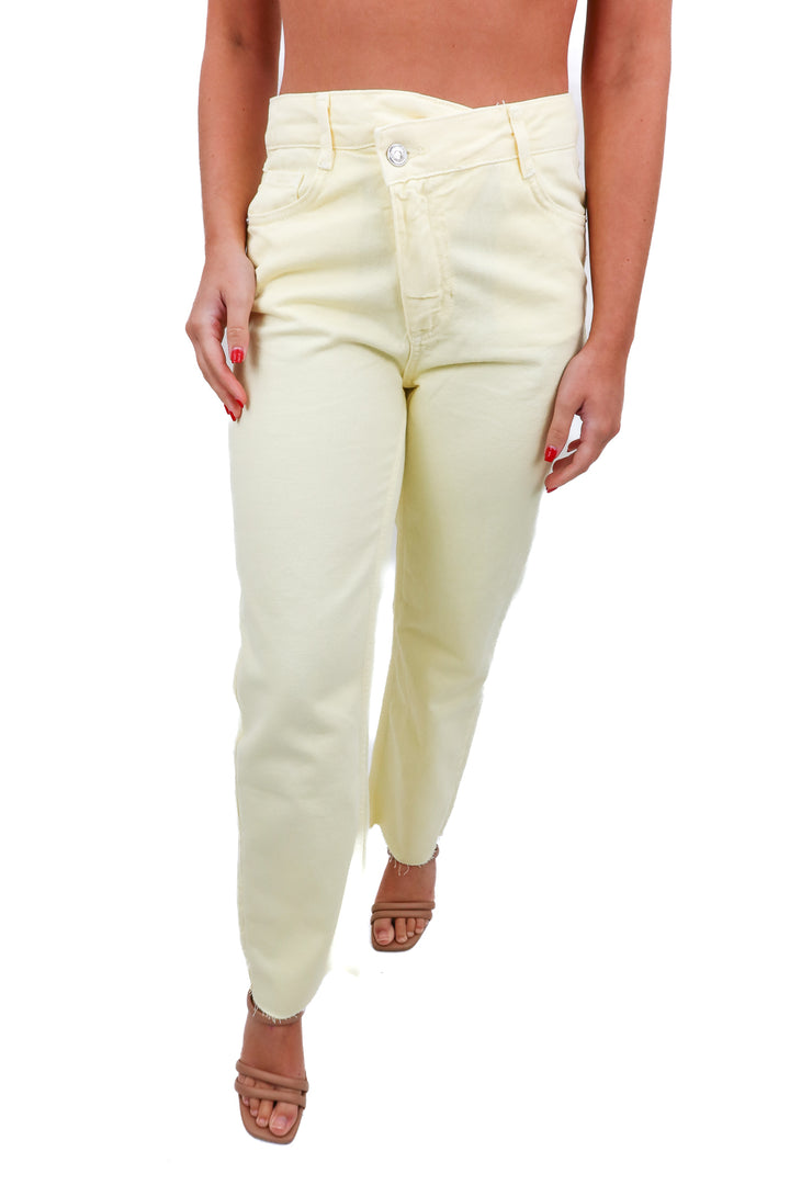 zara yellow striaght leg jeans NWT (36; retail $59.90)