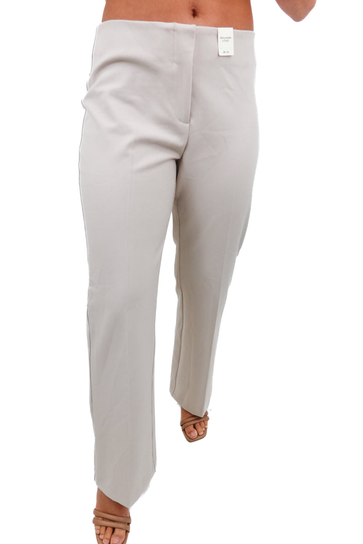 Abercrombie & Fitch beige trouser pants (6S; retail $90)