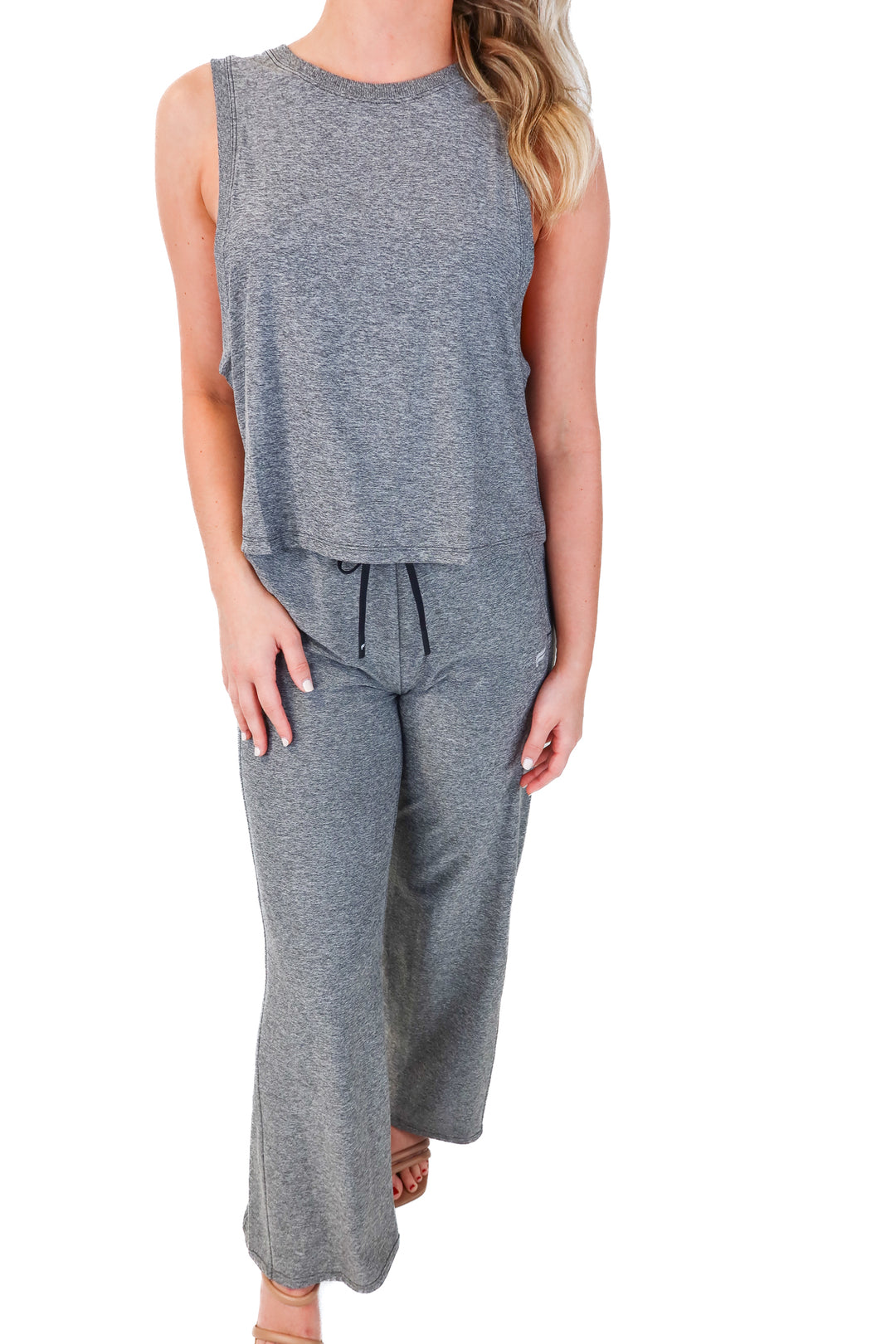 fabletics dark grey lounge set NWT (xs/s)