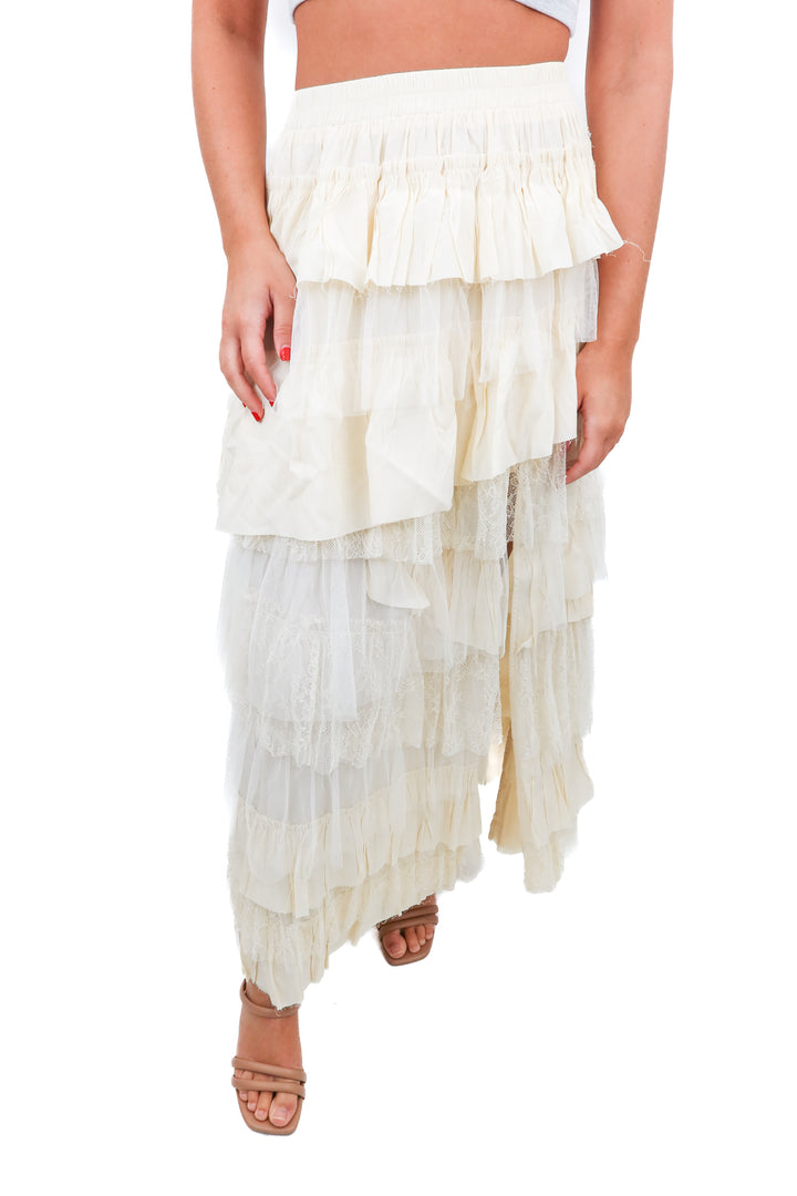 venture19 ivory lace tiered maxi skirt NWT (m; retail $78.95)