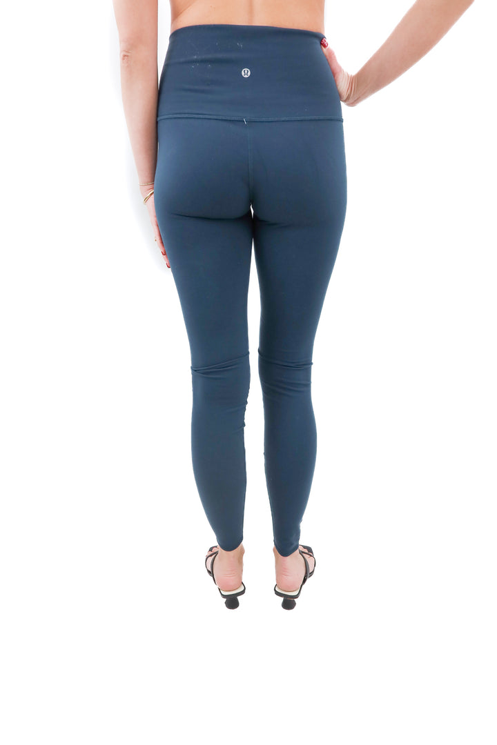 lululemon green active leggings with mesh (6; retail $128)