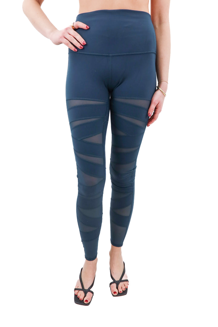 lululemon green active leggings with mesh (6; retail $128)
