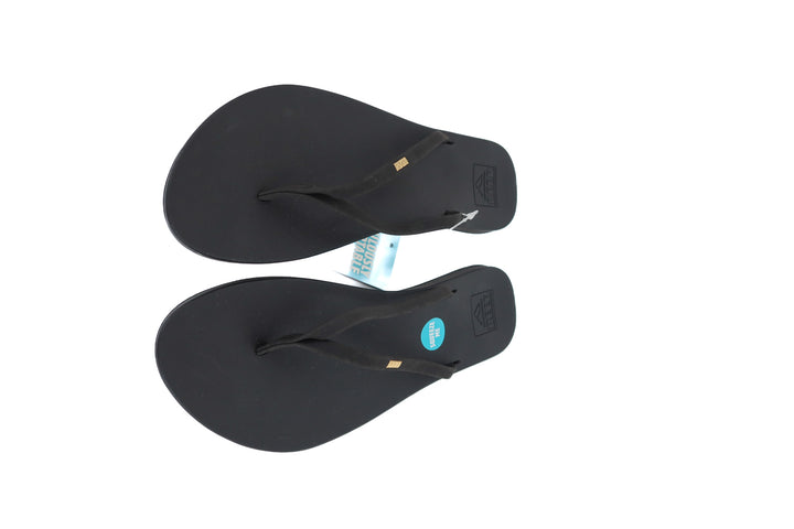 reef black cushion slim flip flops nwt (8; retail $40)