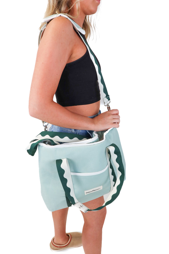 business & pleasure green tote bag NWT (retails for $60)