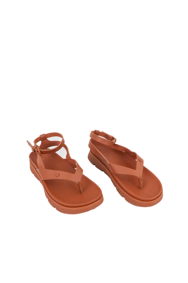 reef vita luxe sierra platform sandals nwt (8.5; retail $85)