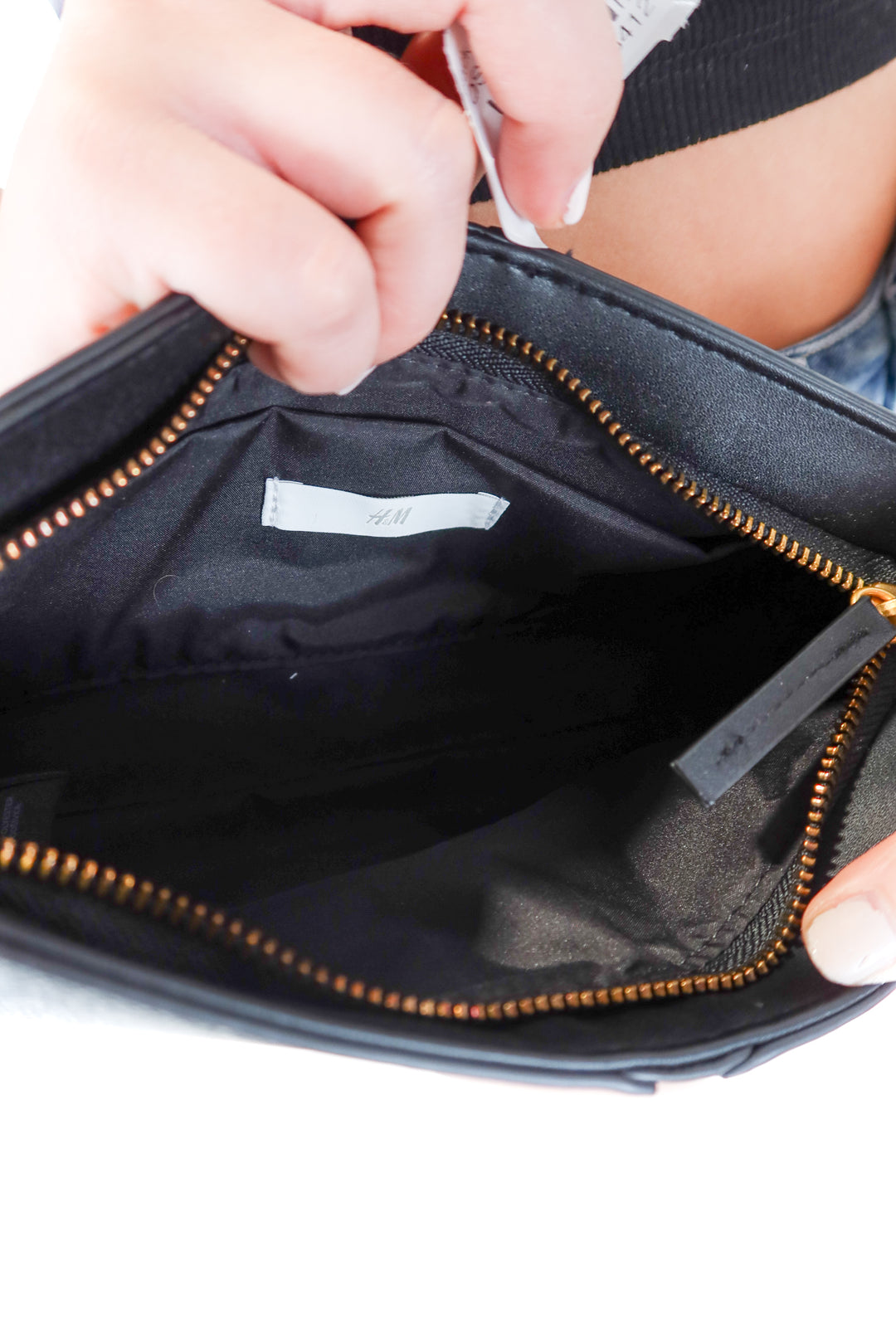 h&m black vegan leather shoulder bag